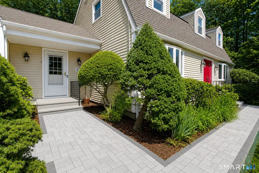 26 Rushleigh Road, West Hartford, CT 06117 - #3