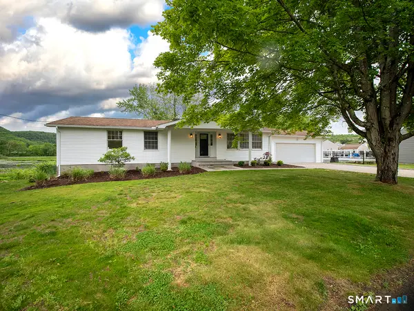6 Warren Road, Woodbridge, CT 06525