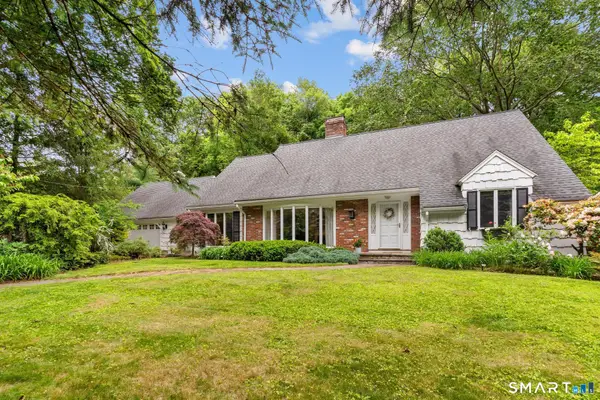 30 Fox Chase Lane, West Hartford, CT 06107