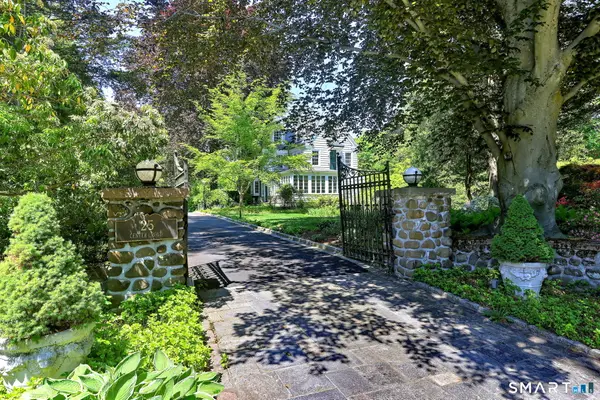 25 Center Road, Woodbridge, CT 06525