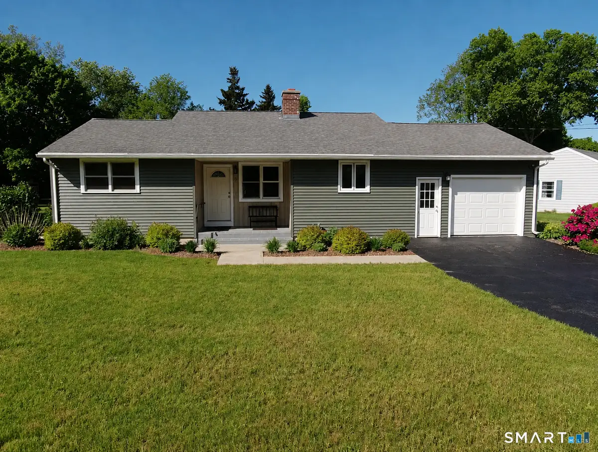 9 Miss Vans Court, Waterford, CT 06385 - #1