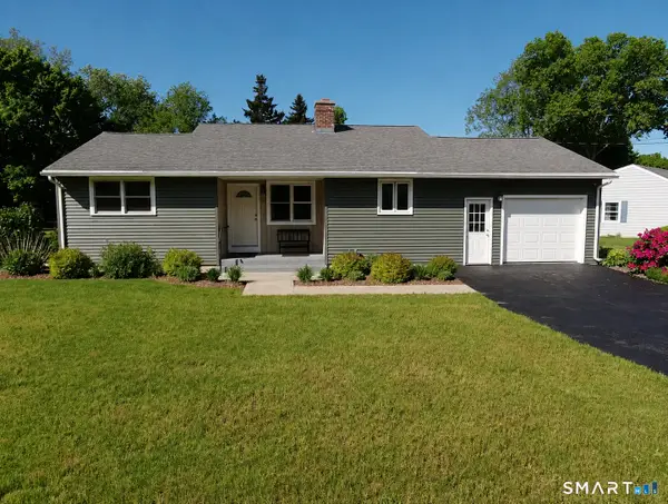 9 Miss Vans Court, Waterford, CT 06385