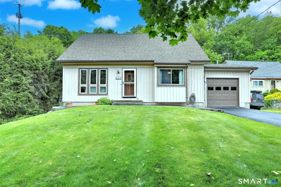 4 Windsor Place, Naugatuck, CT 06770 - #2