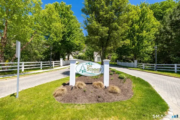 6 Lockwood Circle #6, Bethel, CT 06801