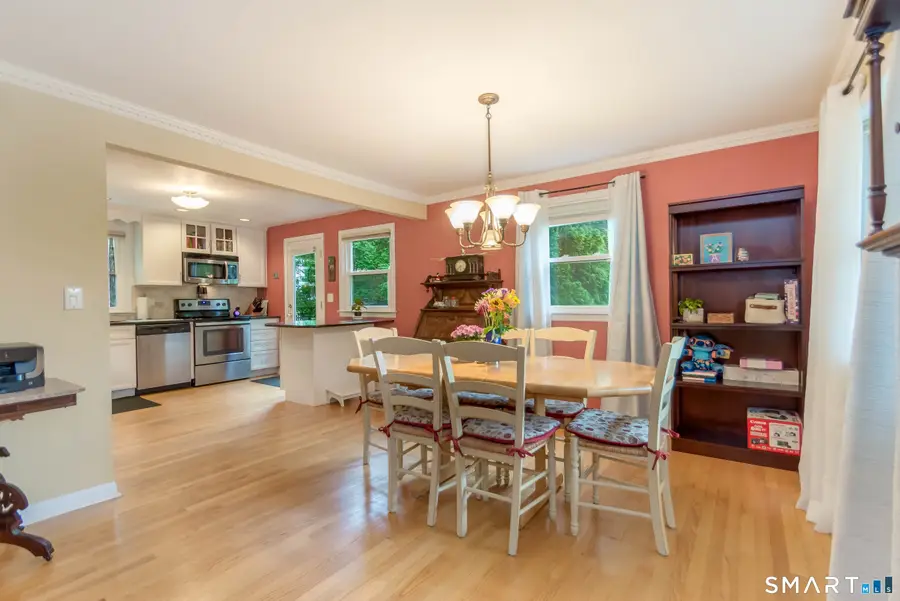 28 Raymonds Drive, Fairfield, CT 06824 - #3