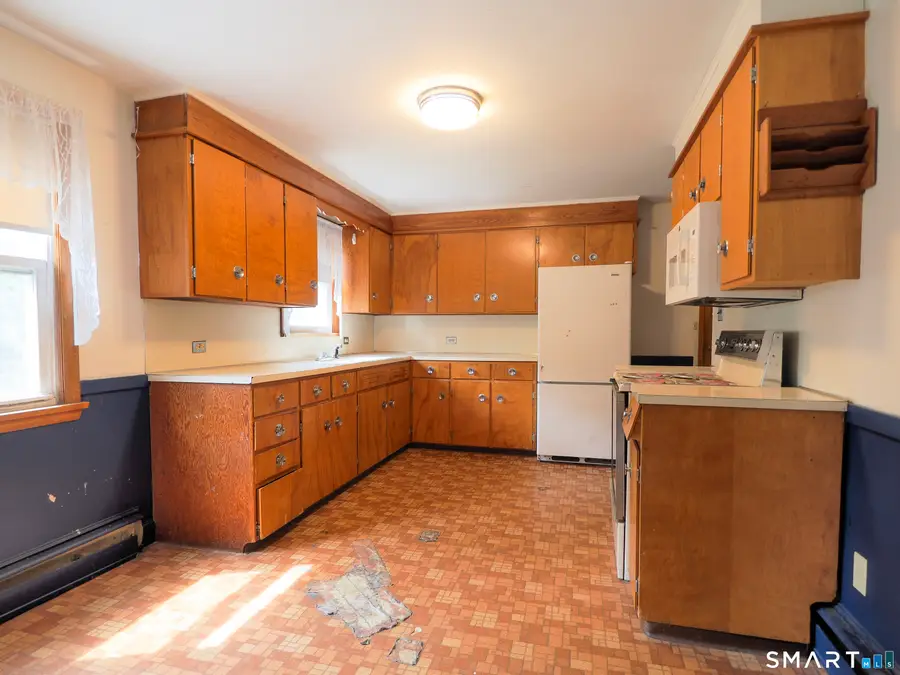 52 Phoenix Avenue, Naugatuck, CT 06770 - #2