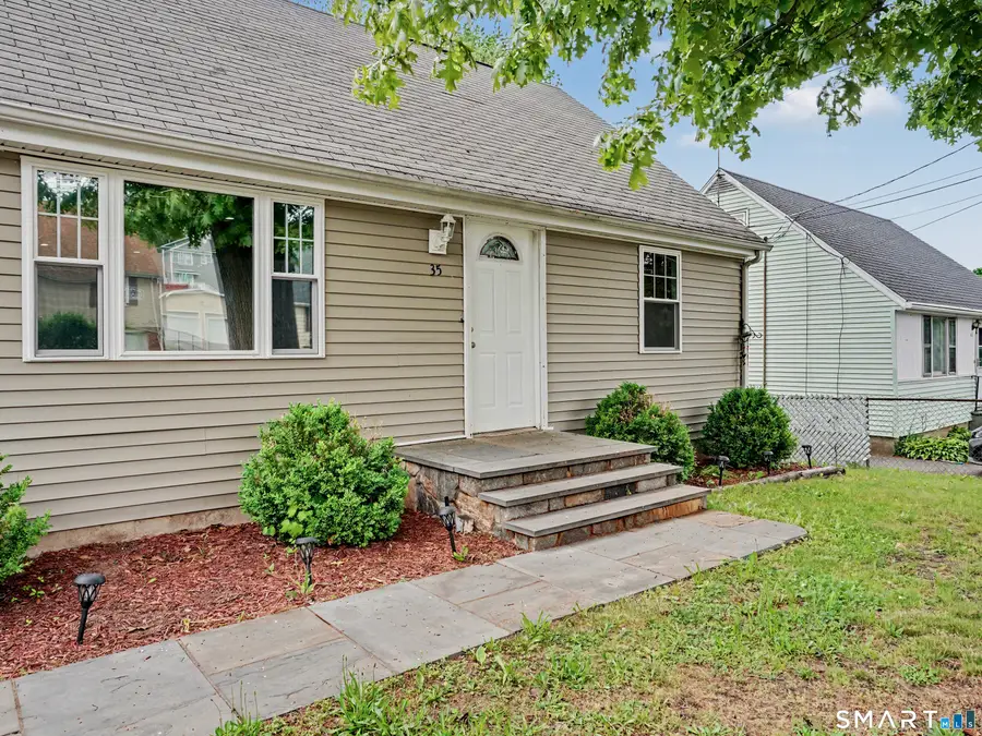 35 Oakleaf Street, Bridgeport, CT 06606 - #2