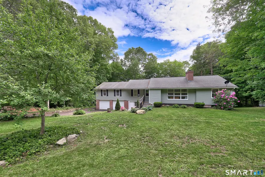 37 Anella Drive, Bethany, CT 06524 - #3