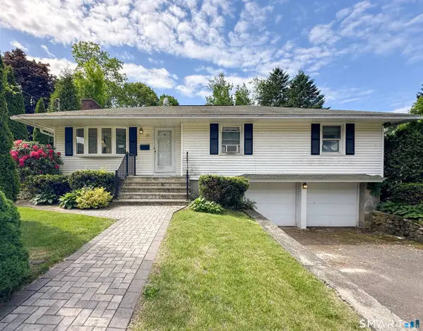 38 Fleetwood Drive, Waterbury, CT 06706