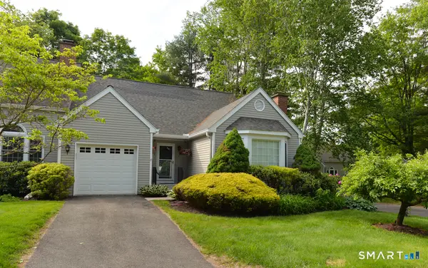 17 Woodbury Hill #17, Woodbury, CT 06798