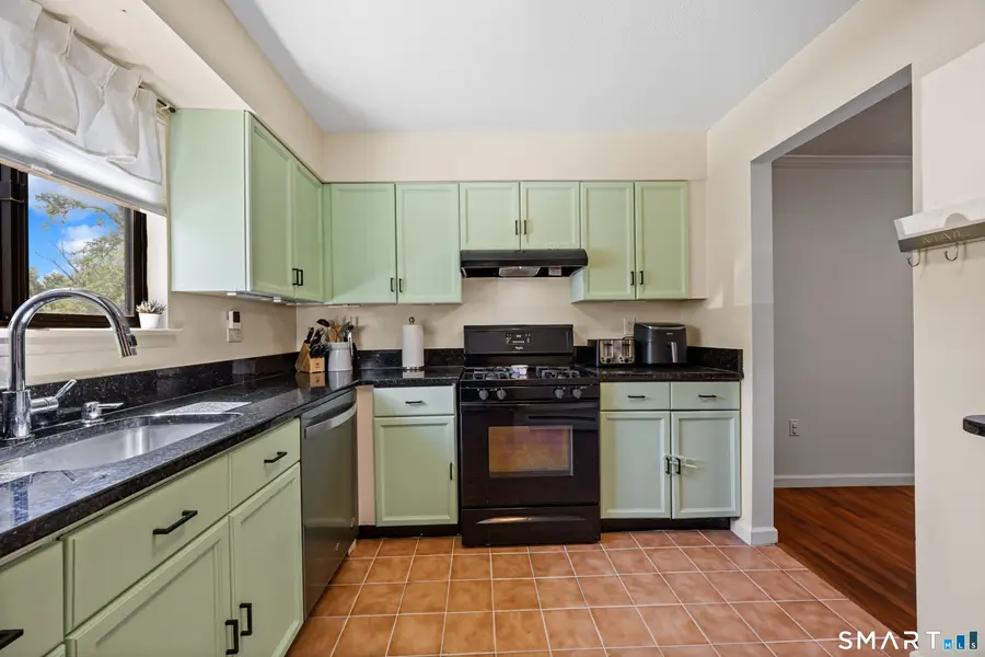 7 Sutton Place #7, Bloomfield, CT 06002 - #3