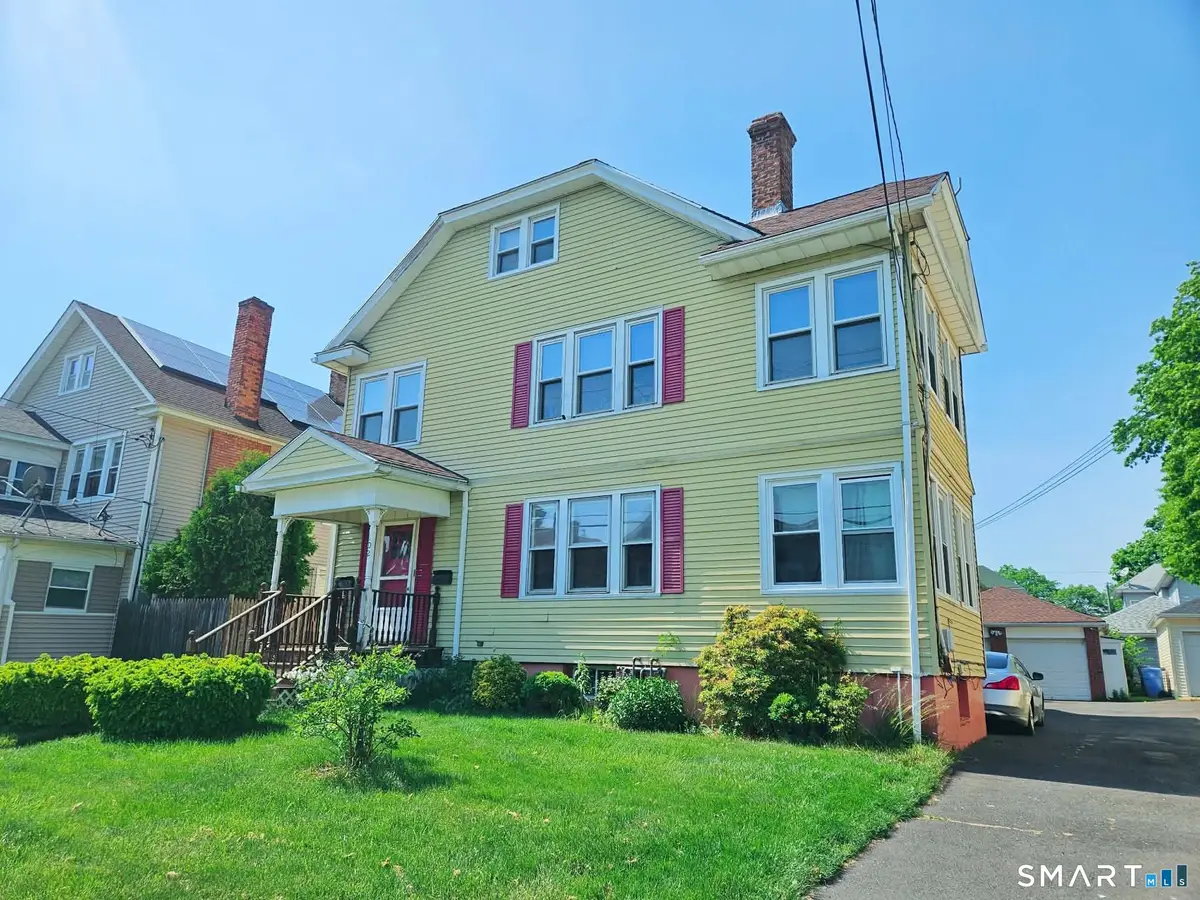 102-104 Mapleton Street, Hartford, CT 06114 - #1