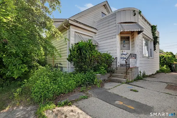 392 Hill Street, Waterbury, CT 06704