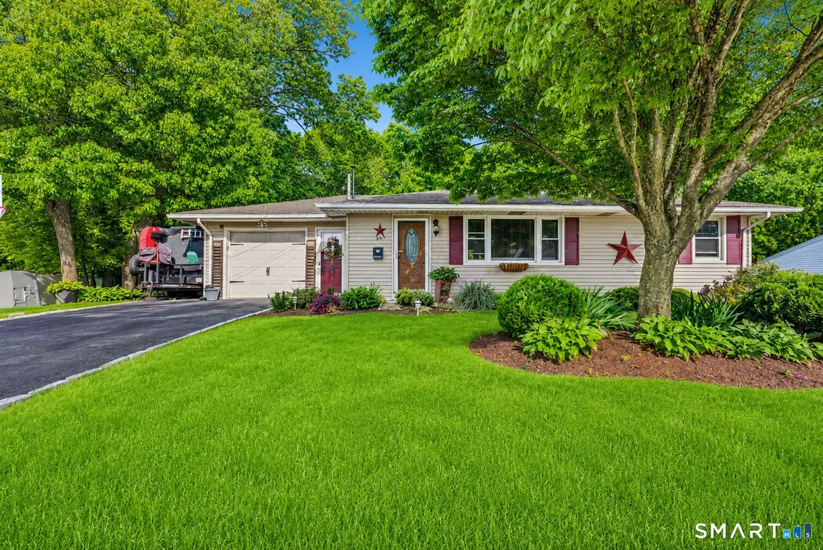214 Beth Lane, Waterbury, CT 06705 - #1