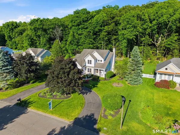 16 Harvest Lane, Bloomfield, CT 06002