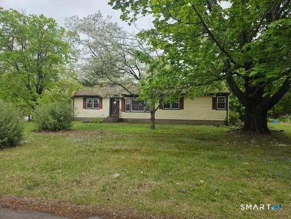 17 Edgewood Court, Middlefield, CT 06455