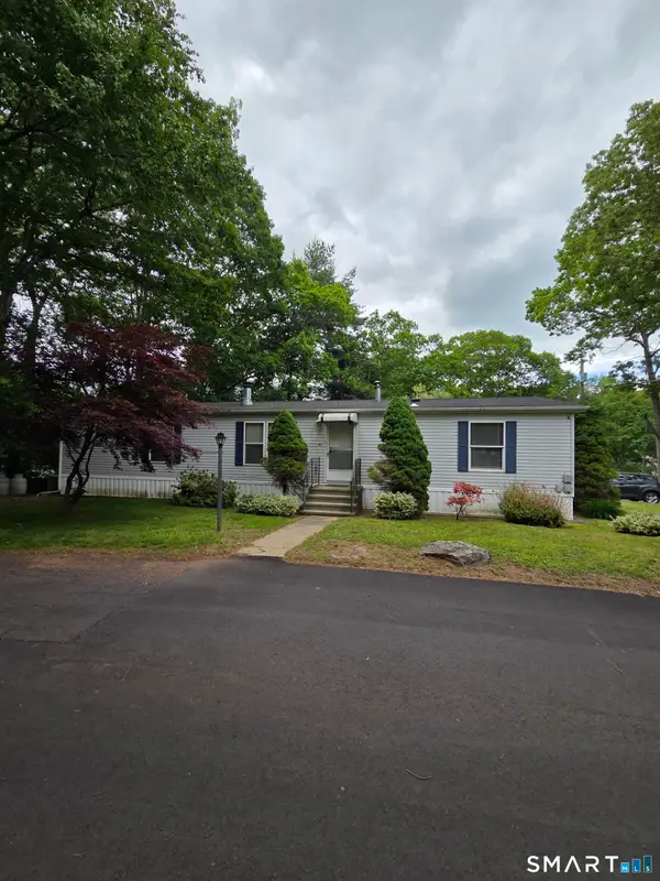40 Evergreen Park, Clinton, CT 06413