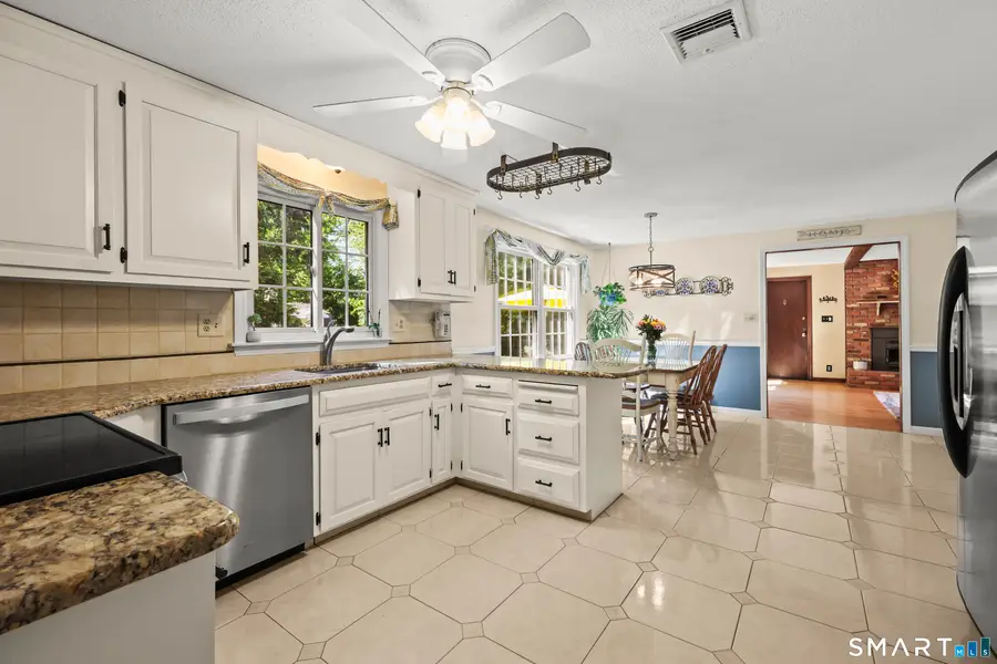17 Briar Hill Road, Avon, CT 06001 - #3