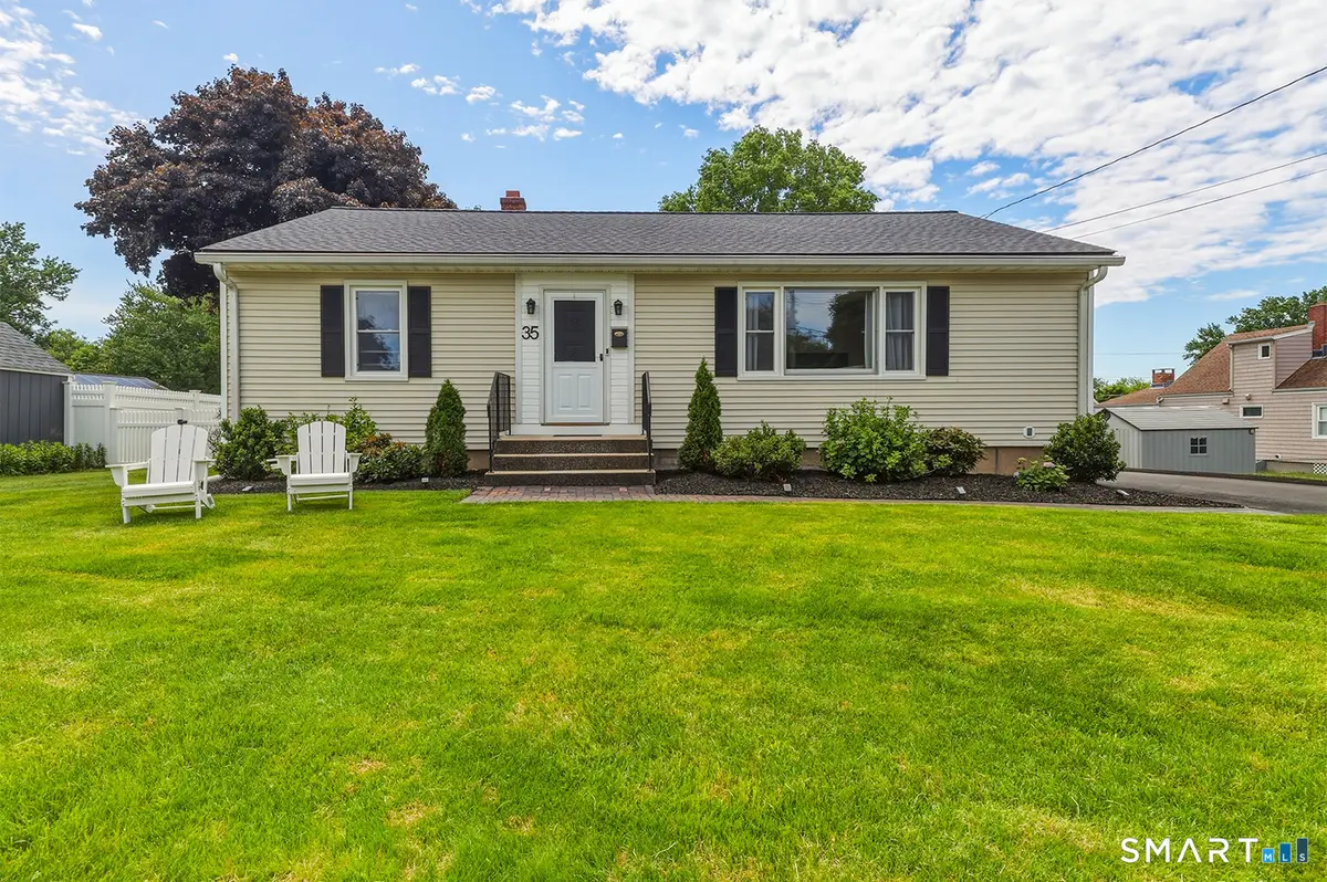 35 Birchwood Square, Stratford, CT 06614 - #1