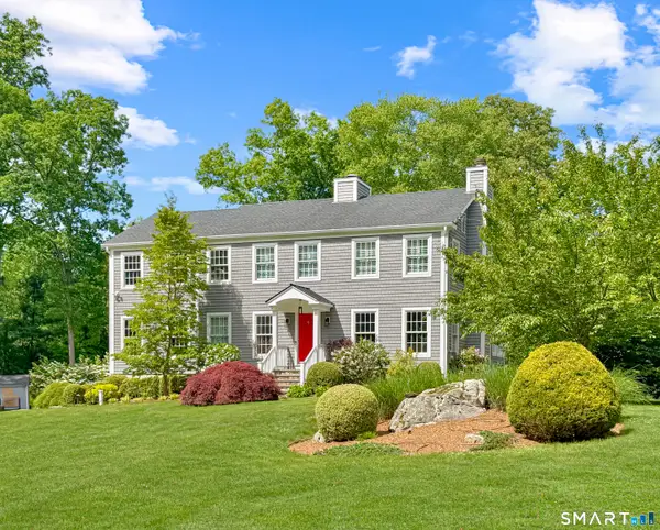 17 Danforth Drive, New Canaan, CT 06840