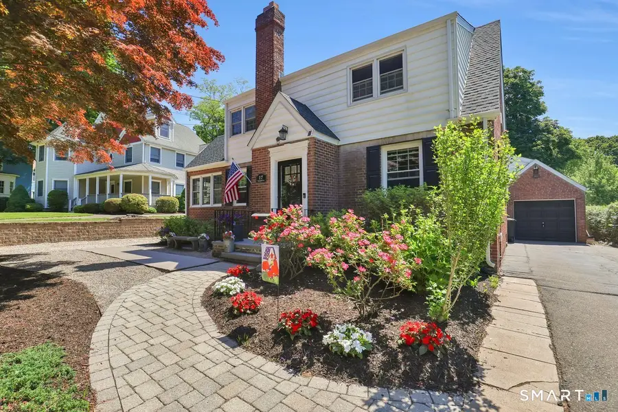 17 Trumbull Place, North Haven, CT 06473 - #2