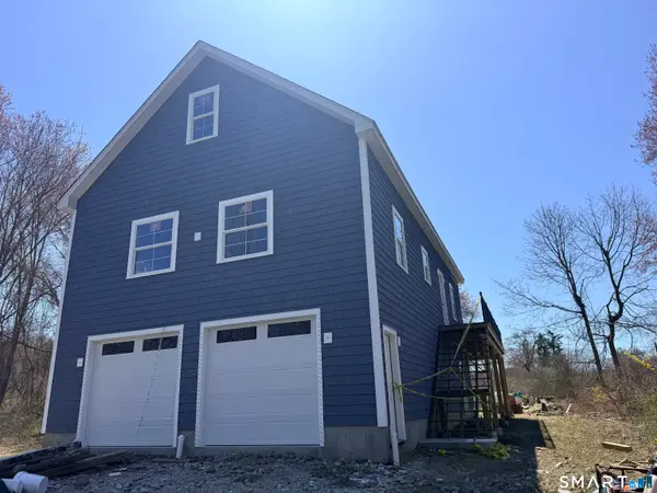 7 Larson Street, Waterford, CT 06385