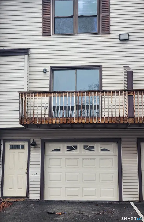 15 Crest Street #C15, West Haven, CT 06516