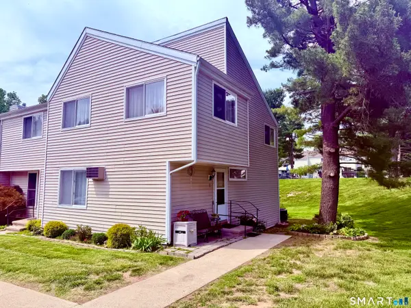 11 Watch Hill Circle #11, Cromwell, CT 06416