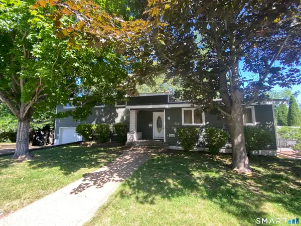 8 Commodore Street, Norwich, CT 06360