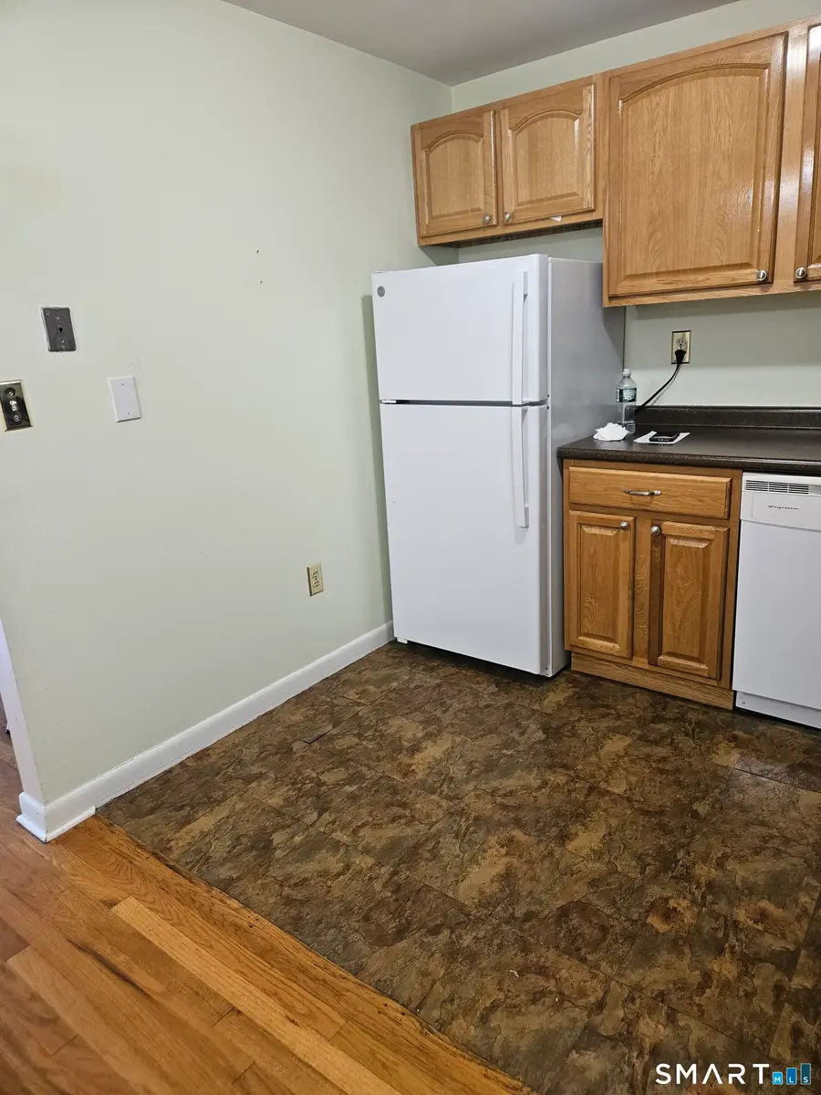 106 Oakwood Avenue #B3, West Hartford, CT 06119 - #3