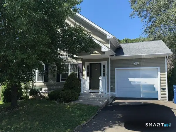 17 Mourning Dove Circle #17, New Haven, CT 06513