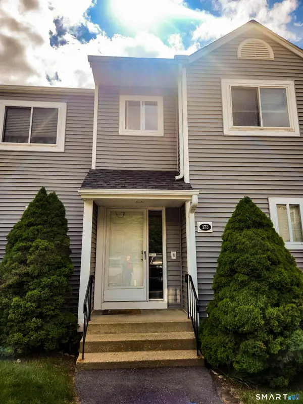 173 Stoneheights Drive #173, Waterford, CT 06385