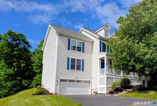7 Traditions Boulevard #7, Southbury, CT 06488