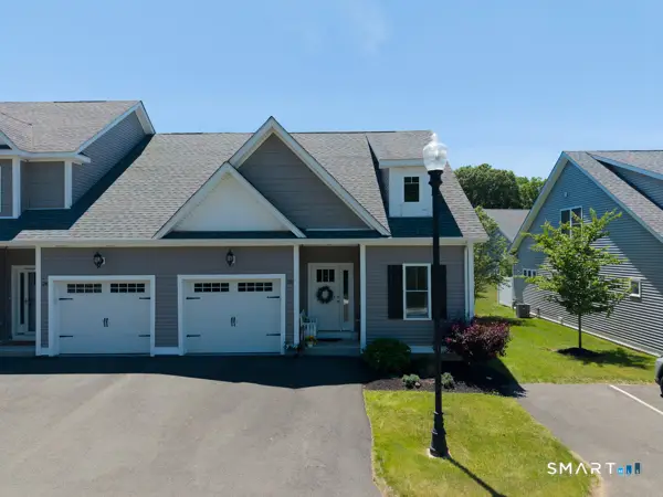 28 South Lakeside Drive #28, Orange, CT 06477
