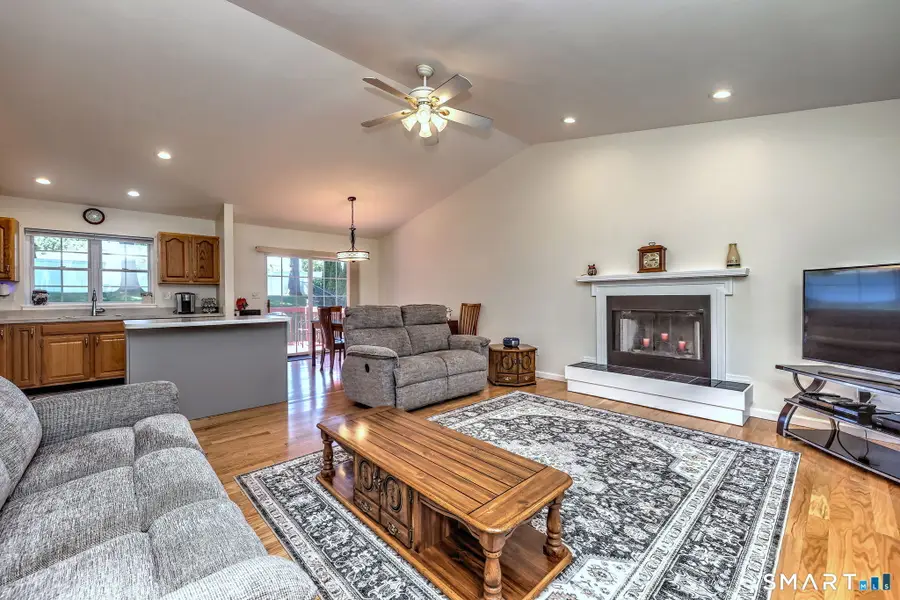 20 Down Draft Circle, West Haven, CT 06516 - #3