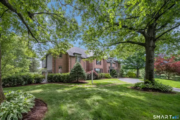 41 Ridgebury Road, Avon, CT 06001
