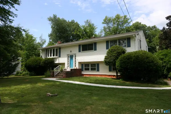 5 Leighton Court, North Haven, CT 06473