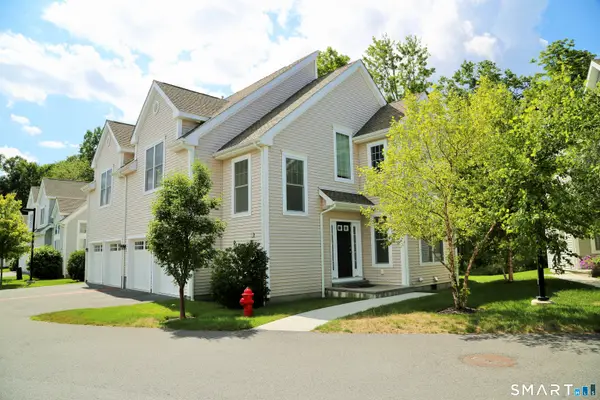 60 Copper Square Drive #60, Bethel, CT 06801