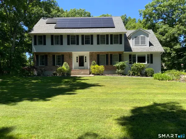 18 Hickory Lane, New Fairfield, CT 06812
