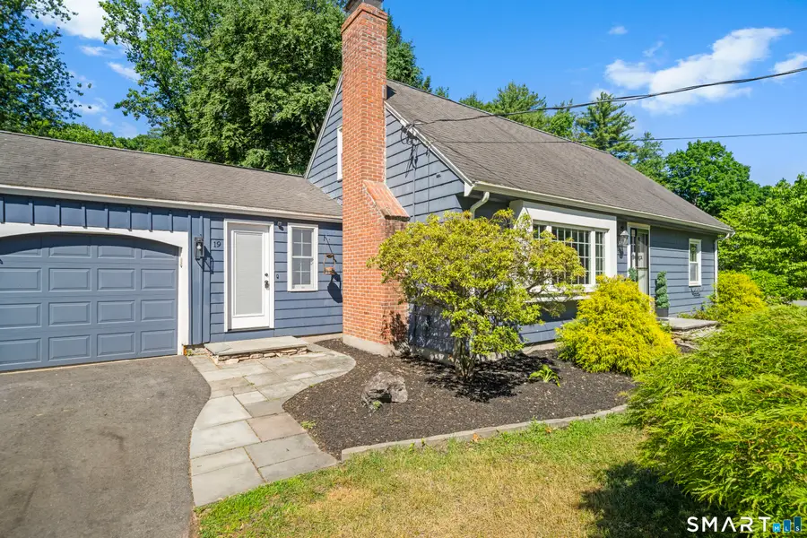 19 Westwood Drive, Simsbury, CT 06070 - #2