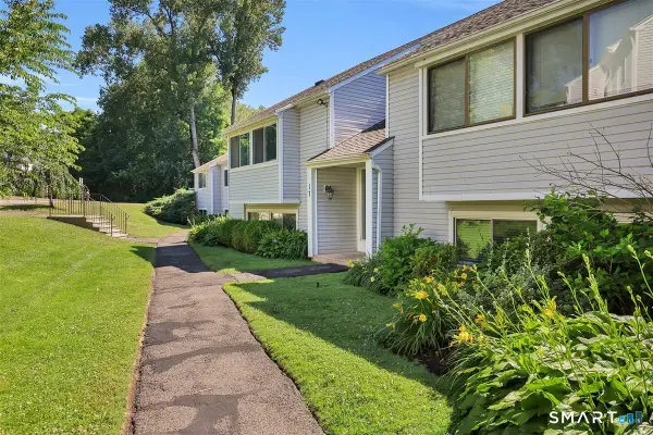 17 Brookwood Drive #B, Rocky Hill, CT 06067