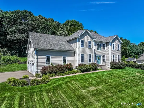 47 Ridgewood Terrace, North Haven, CT 06473