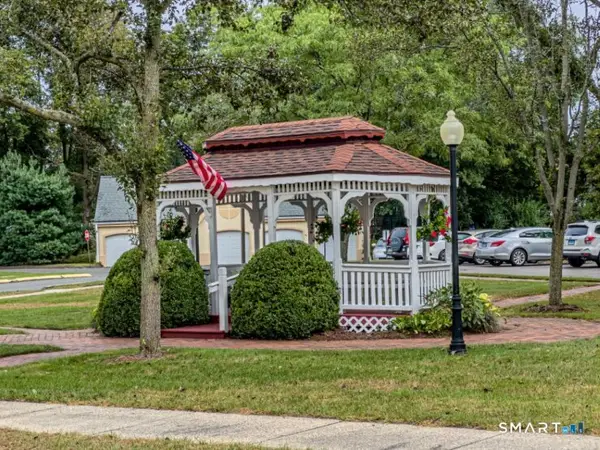 75 Washington Avenue #8-205, Hamden, CT 06518