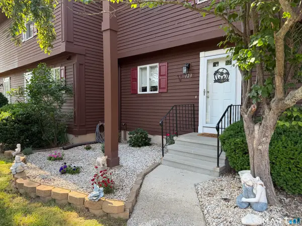 123 Candlewood Drive #123, Enfield, CT 06082