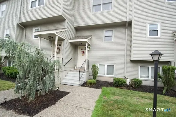 40 Cornerstone Court #31, Southington, CT 06479