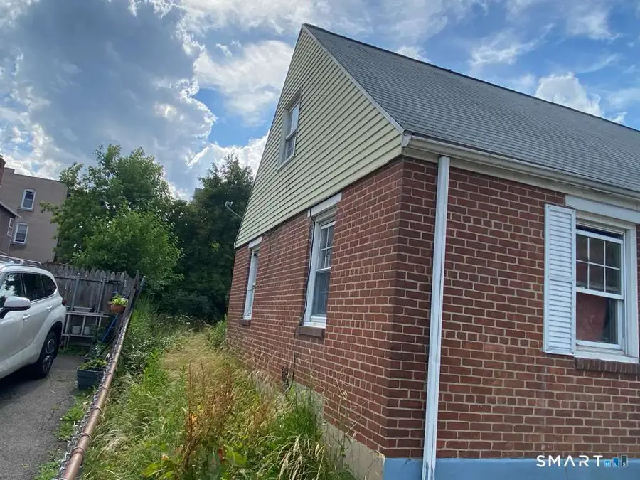 19 Baldwin Street, Hartford, CT 06114 - #3