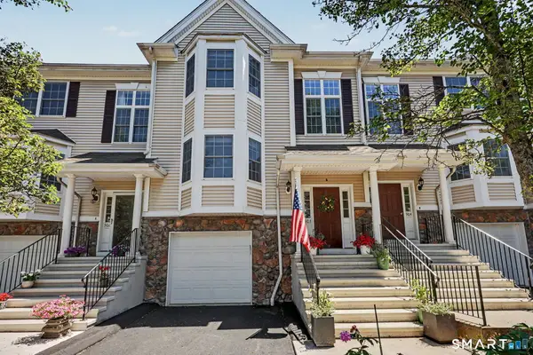 903 Larson Drive #903, Danbury, CT 06810