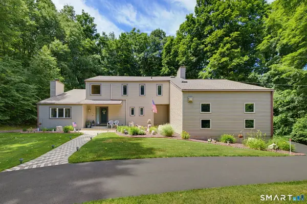 70 Pine Hollow Drive, Middlebury, CT 06762