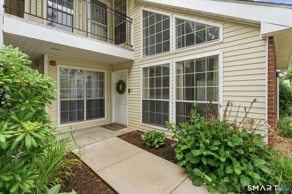 5 Carriage Crossing Lane #5, Middletown, CT 06457