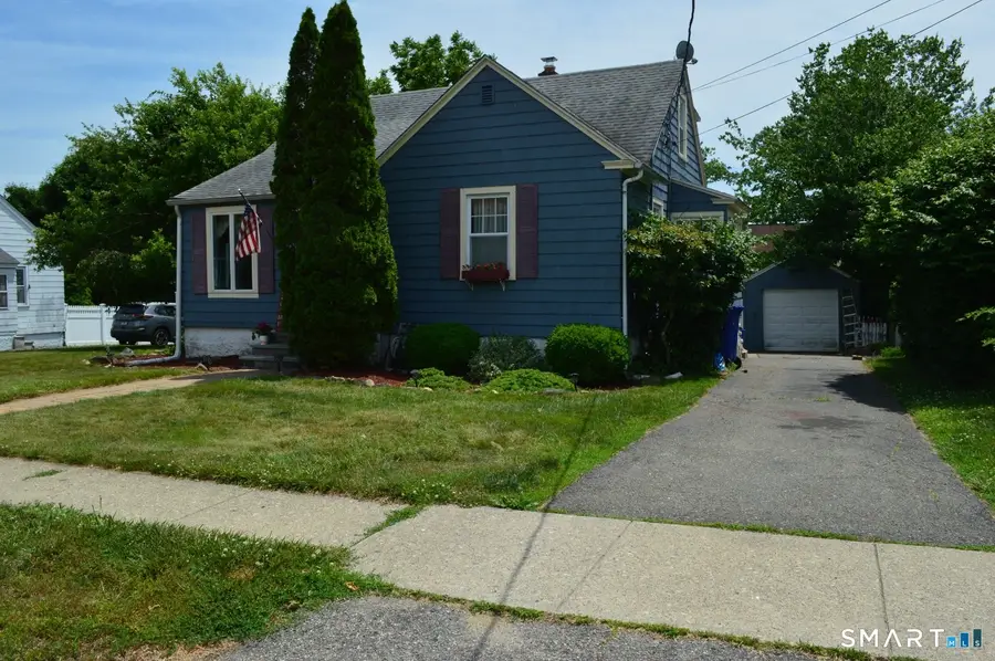 421 Wakelee Avenue, Stratford, CT 06614 - #2